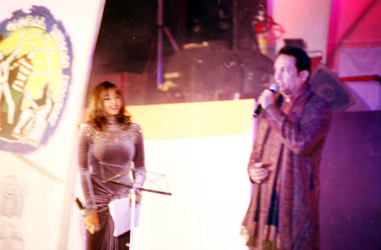Shekhar Suman performing at Pravasi Bharatiya Divas — film academy launch