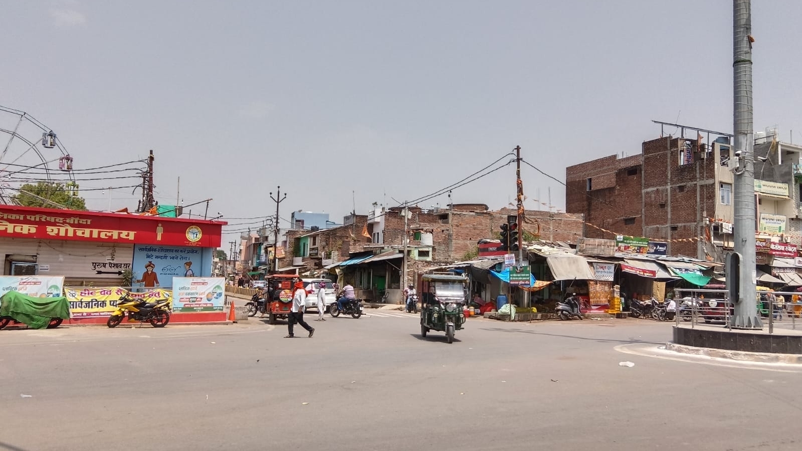 Banda Heatwave 48 Degrees May 2026: deserted Babulal Chauraha at peak heat